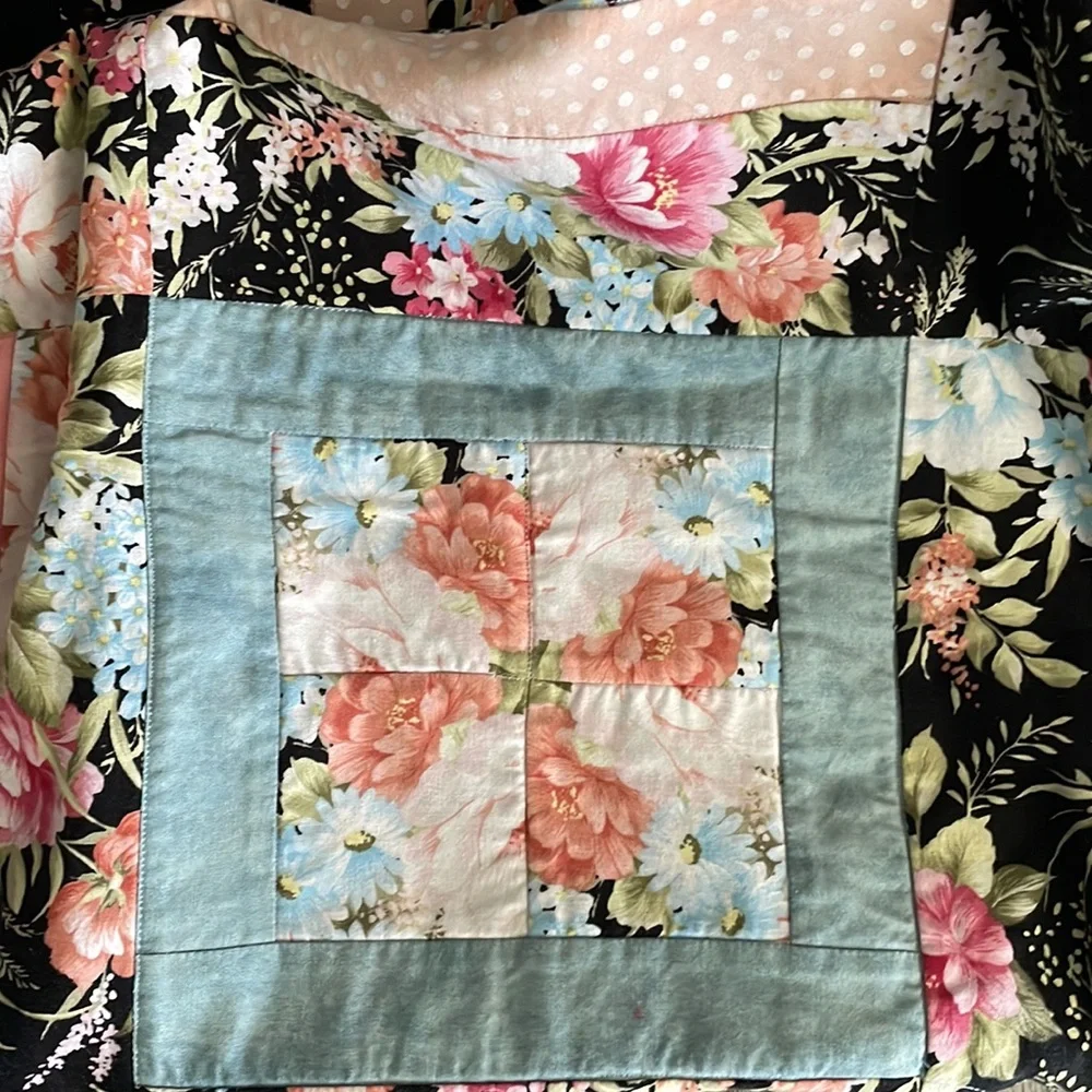 Handmade floral quilt size 47”X 58”
